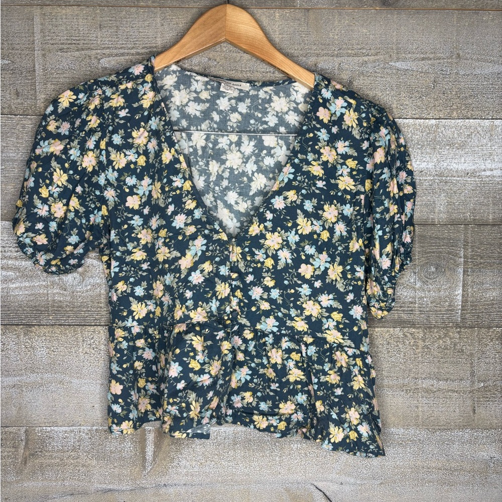 American Eagle Outfitters Green Puff Sleeve Crop Blouse